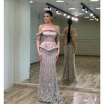 Duga svečana haljina sa biserima, peplum korsetom i spuštenim ramenima