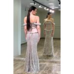Duga svečana haljina sa biserima, peplum korsetom i spuštenim ramenima