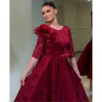 Elegantna čipkasta midi haljina A kroja – bordo