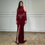 Duga glamurozna sa naborima haljina podesivih rukava - bordo