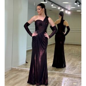 Duga svečana haljina Midnight Shimmer – Model na jedno rame sa rukavima