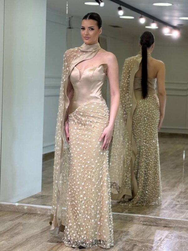 Duga svečana satenska haljina Imperial Gold sa raskošnim plaštom
