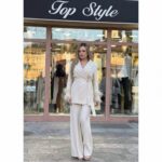 Elegantni komplet sako sa perjem i širokim pantalonama