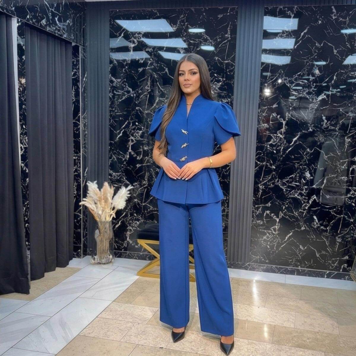 Elegantni strukirani komplet kratkih rukava