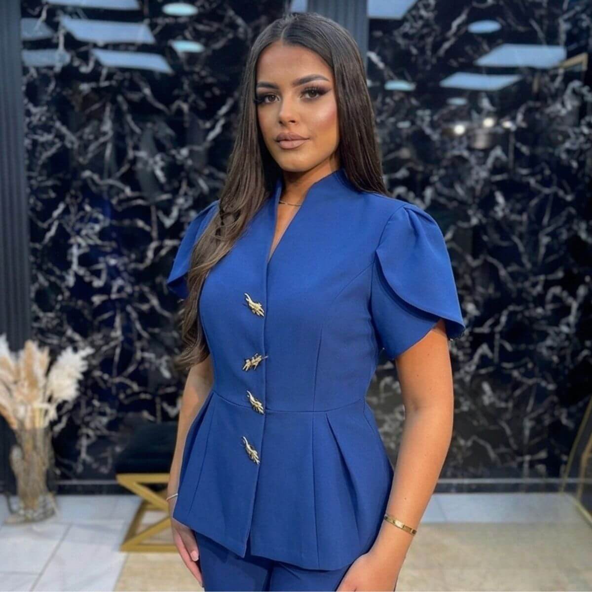 Elegantni strukirani komplet kratkih rukava