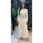 Elegantna Pastelno Žuta Maksi Haljina sa Karnerima i Mašnom