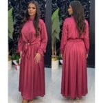 Elegantni Satin Set u Boji Trula Višnja – Košulja na Vezivanje i duga Suknja