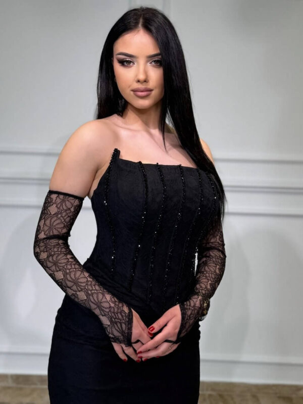 Elegantna Crna Top Haljina sa Korzetom i Čipkanim Rukavicama