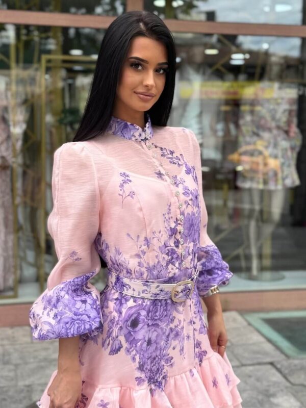 Kratka cvetna haljina sa pojasom i karnerima – Violetta