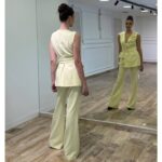 Elegantni komplet – Prsluk sa 3D ružama i pantalone