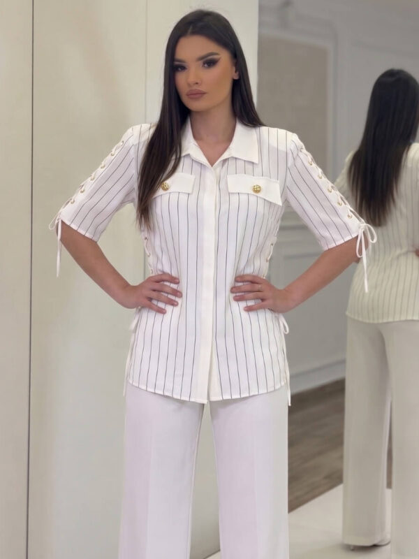 Beli casual komplet – bluza kratkih rukava sa linijama i široke pantalone