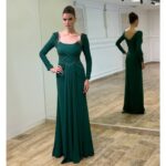 Elegatna smaragdno zelena duga haljina sa cirkonima i otvorenim leđima