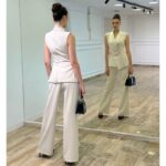 Elegantni ženski komplet – Prsluk sa podesivim reverima i pantalone
