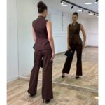 Elegantni ženski komplet – Prsluk sa podesivim reverima i pantalone