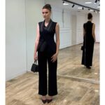 Elegantni ženski komplet – Prsluk sa podesivim reverima i pantalone - Slika 12