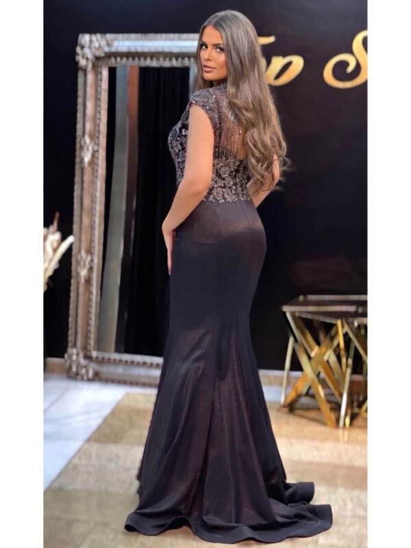 Elegantna Crna Sirena Haljina sa Srebrnim Vezom i Cirkonima