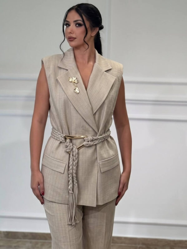 Ženski elegantni komplet – Prsluk na preklop i široke pantalone sa pletenim pojasom
