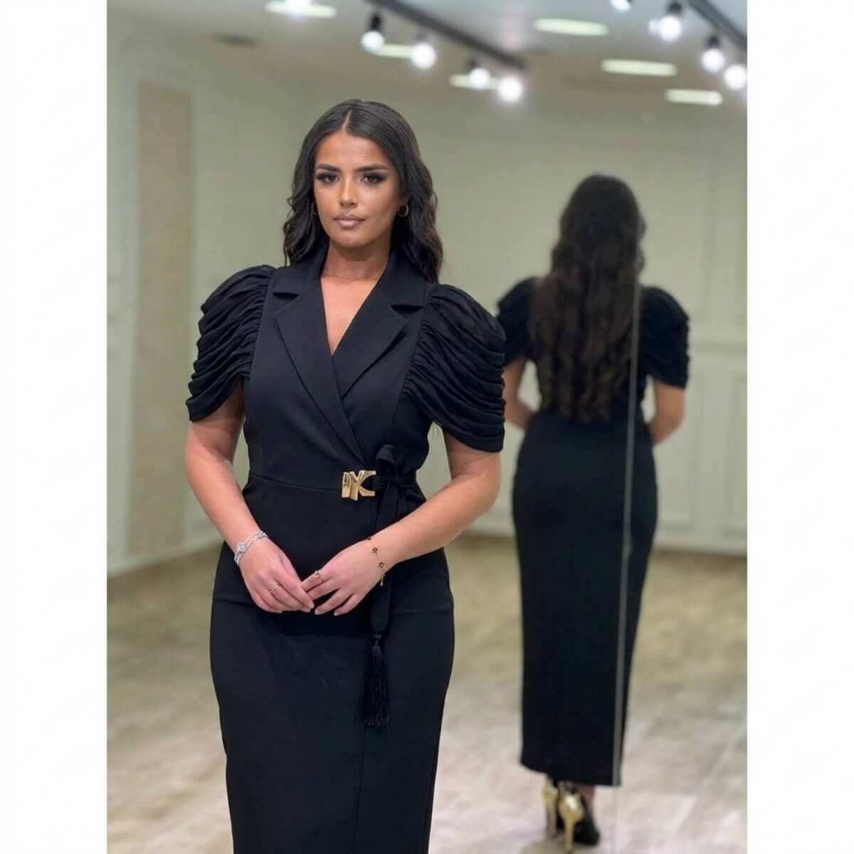 Elegantna midi haljina sa puf rukavima i prorezom
