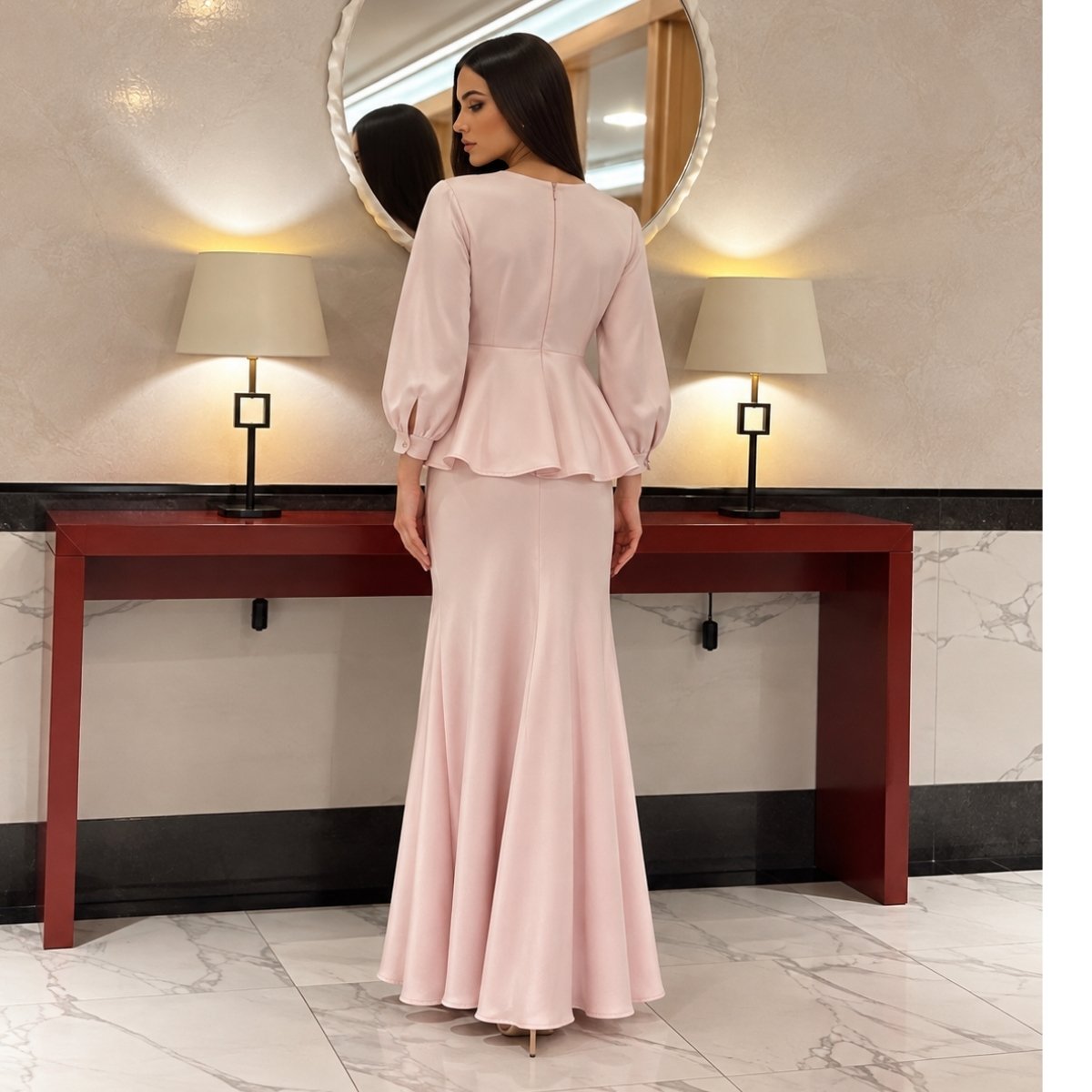 Elegantni satenski set Amor sa cvetnim detaljima - suknja i kosulja