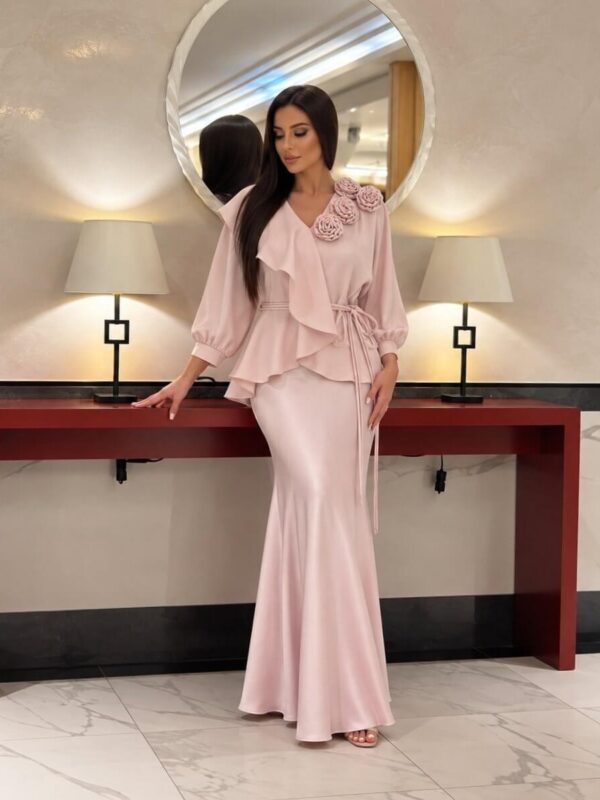 Elegantni satenski set Amor sa cvetnim detaljima