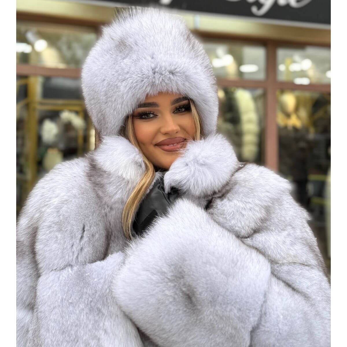 Kratka bunda od prirodnog krzna – Arctic Glam bela