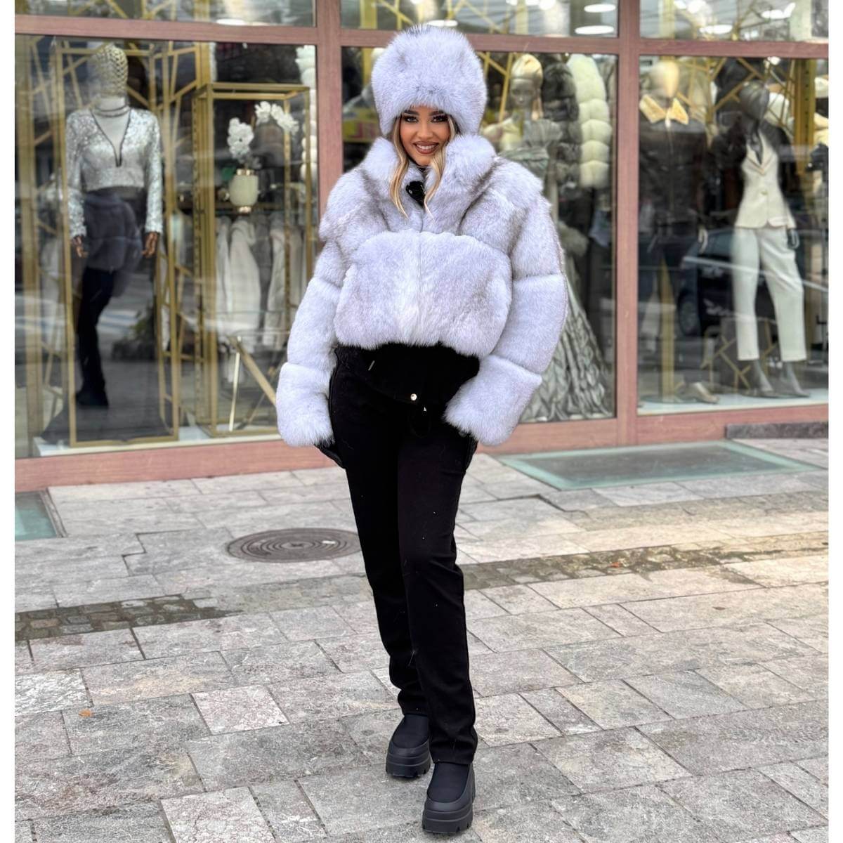Kratka bunda od prirodnog krzna – Arctic Glam bela