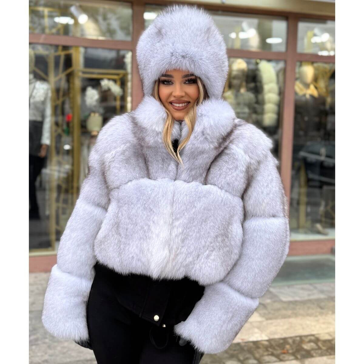 Kratka bunda od prirodnog krzna – Arctic Glam bela