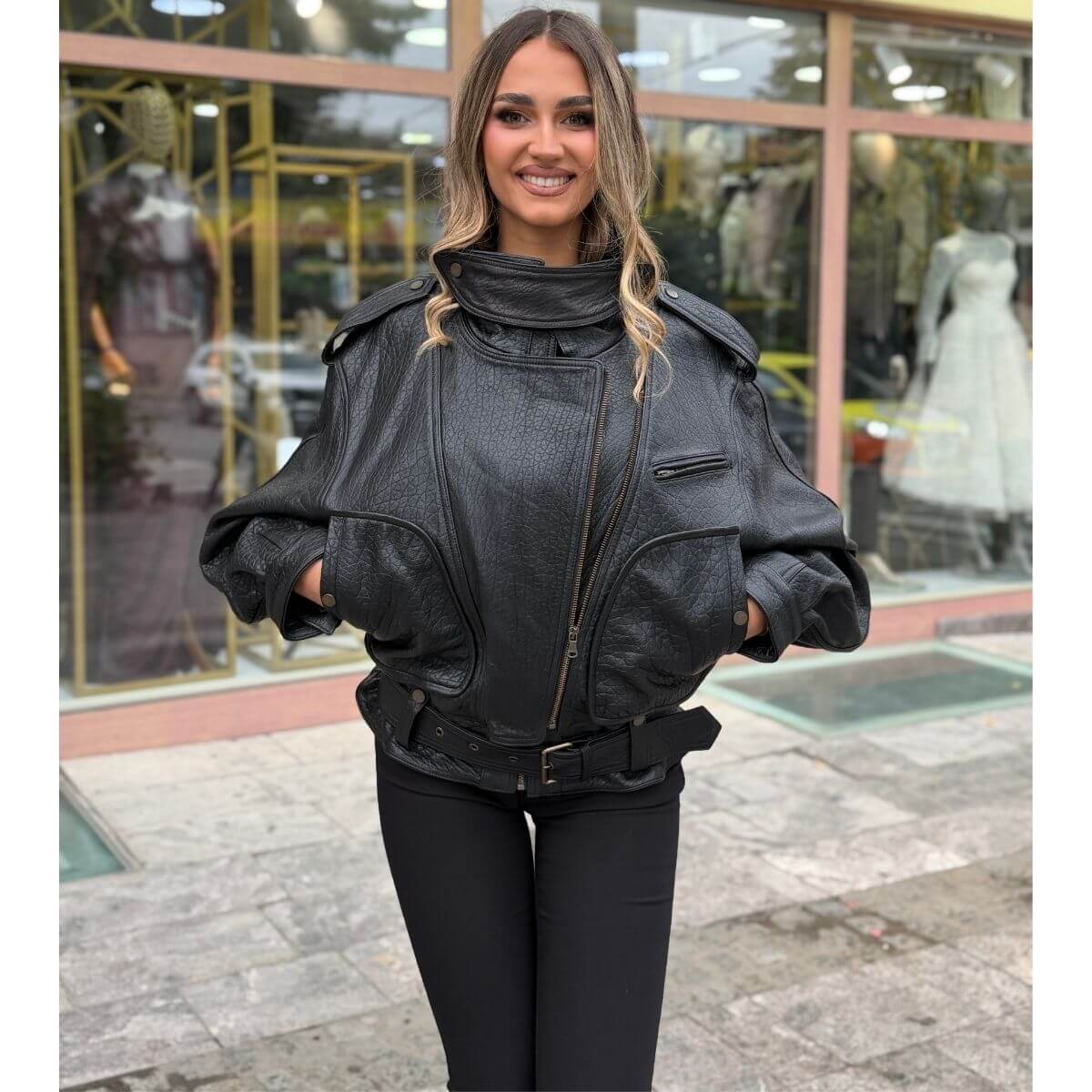 Ženska kožna jakna Oversize Biker – crna — video