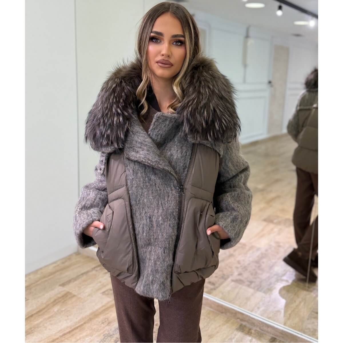 Zimska oversize jakna sa prirodnim krznom na kragni